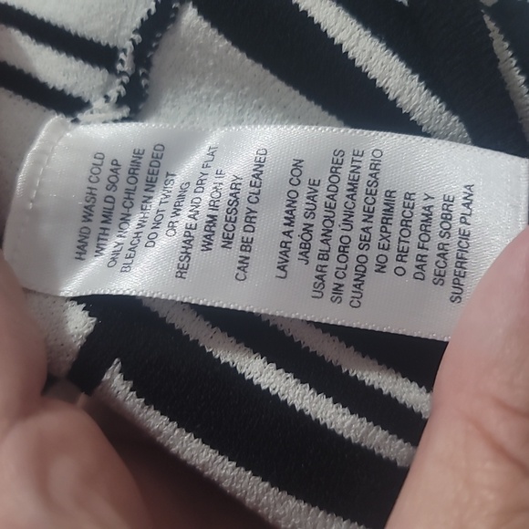 JONES NEW YORK Petite medium sleeveless top vest black white stripes geo print - Picture 4 of 4